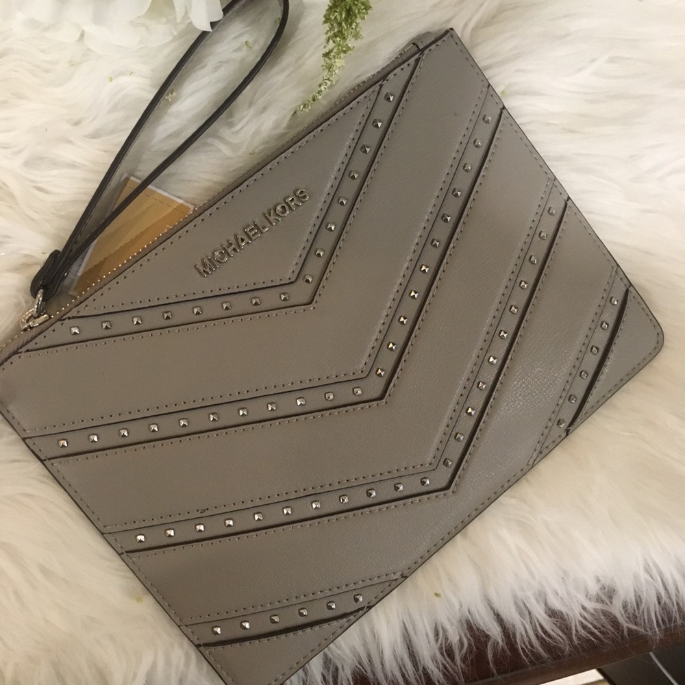 Michael Kors jet set xl clutch